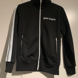 Palm angels trackjacket - Palm angels trackjacket köpt av wiltonstuff på Instagram, helt ny aldrig använd. 
