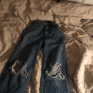 Baggy flare jeans - Pris kan diskuteras:) står ej för frakt, vill man ha fler bilder så är d ba att skriva💕