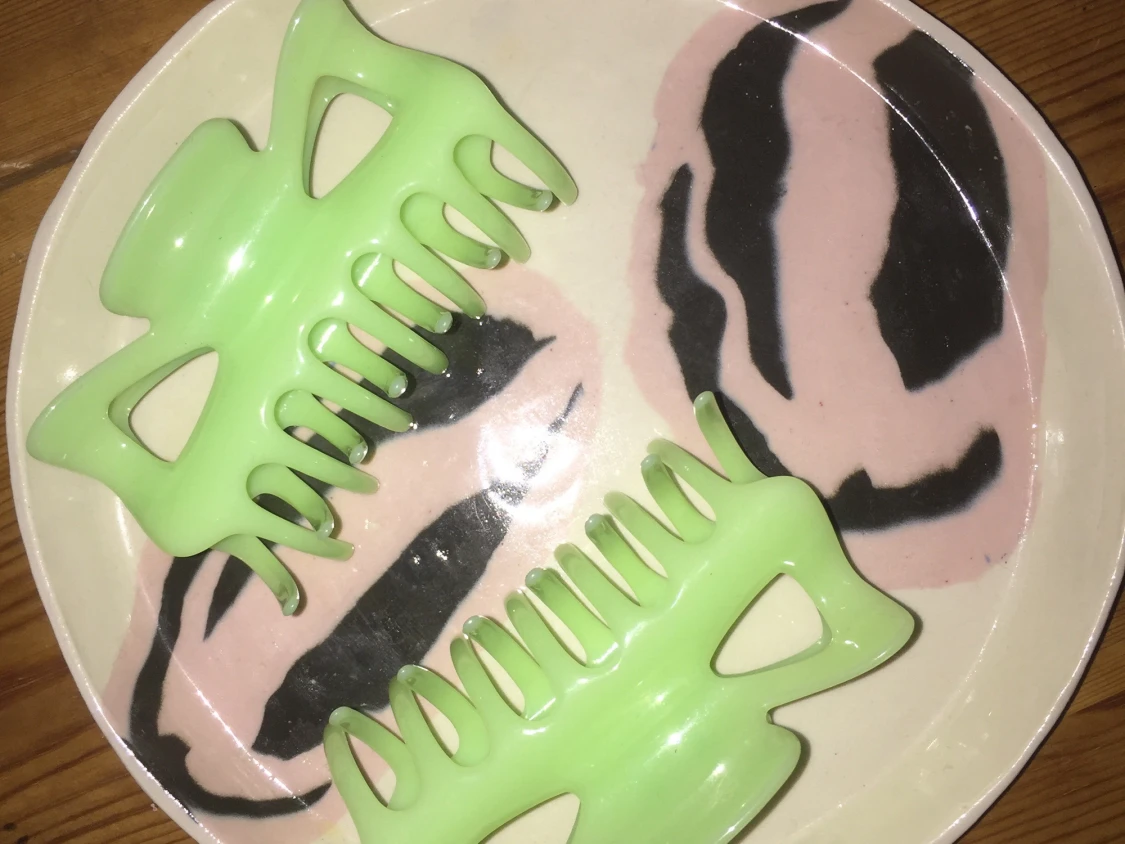 Limegröna hårklämmor