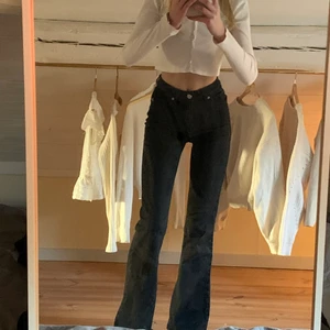 Jeans nakd  - Sååå fina jeans från nakd i gott skick. Perfekta modellen och sitter så smickrande! 130kr + frakt 💕