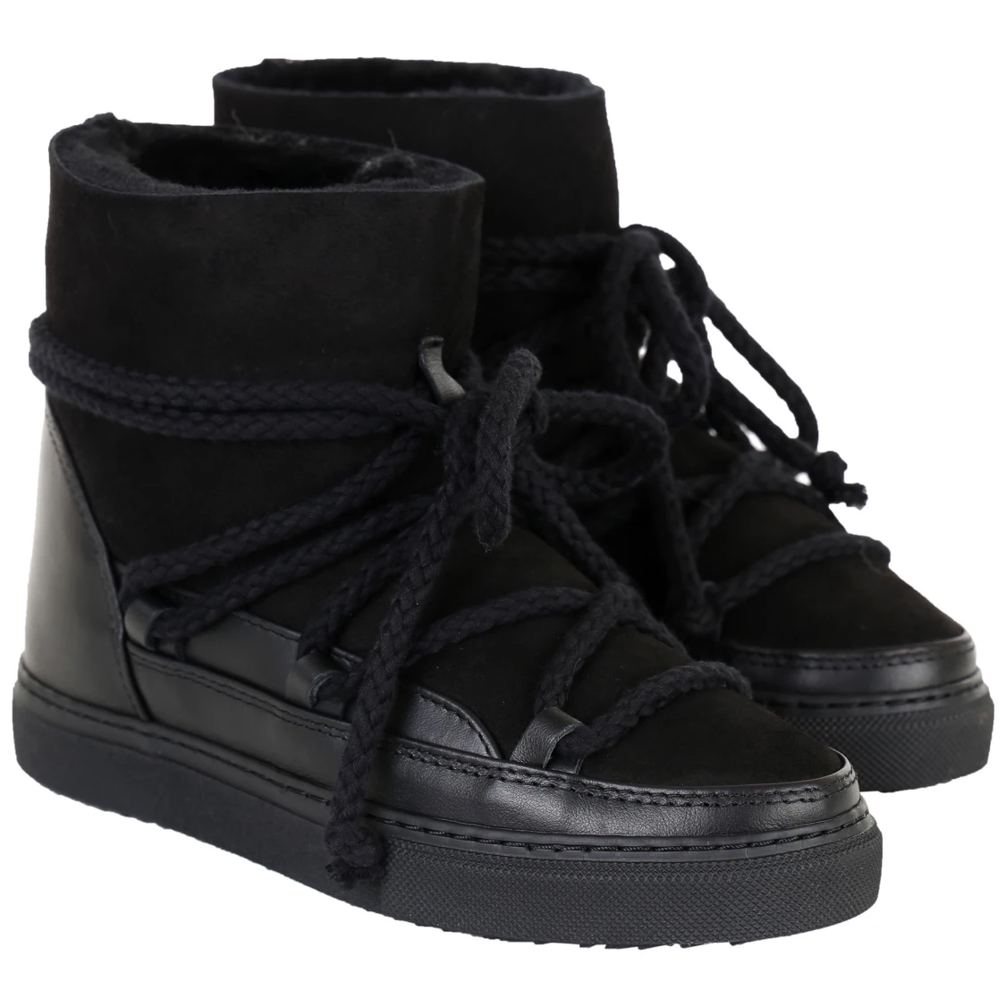 Svarta Inuikii skor 💋