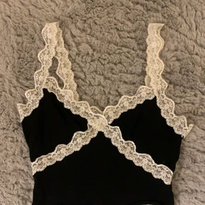 Fint linne - Hejj, säljer detta fina linnet från shein då de inte kommer till användning längre, väldigt bra skick💕det står ingen storlek i men jag använder xs-s på mina kläder💕