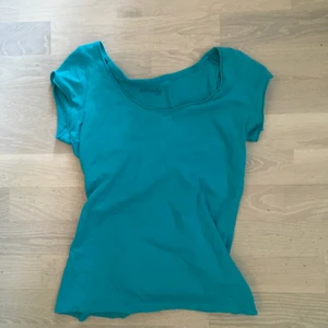 Söt blå topp! - Så snygg passform och jätte fin färg 