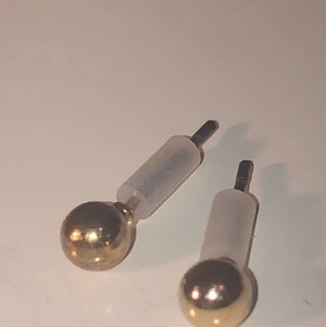 Örhängen  - Säljer dessa super fina örhängen, vid intresse kontakta mig privat💕