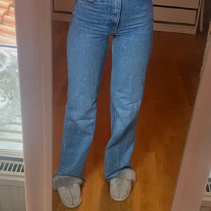 Jeans - Jeans från zara, i mycket bra skick då dom knappt är använda. 