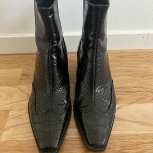 Zara Western Boots - I worn it once. It is really in good condition.