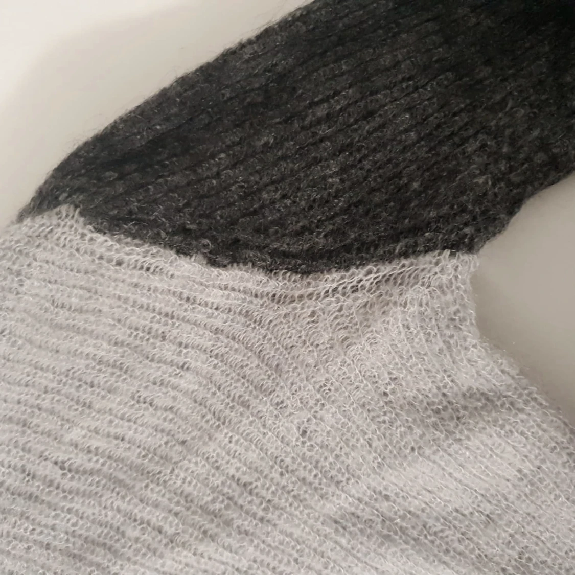 Stickad tröja från J.Lindeberg  - 90