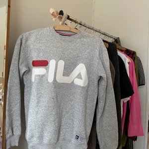 Fila sweatshirt - Grå tröja från fila med logga. 