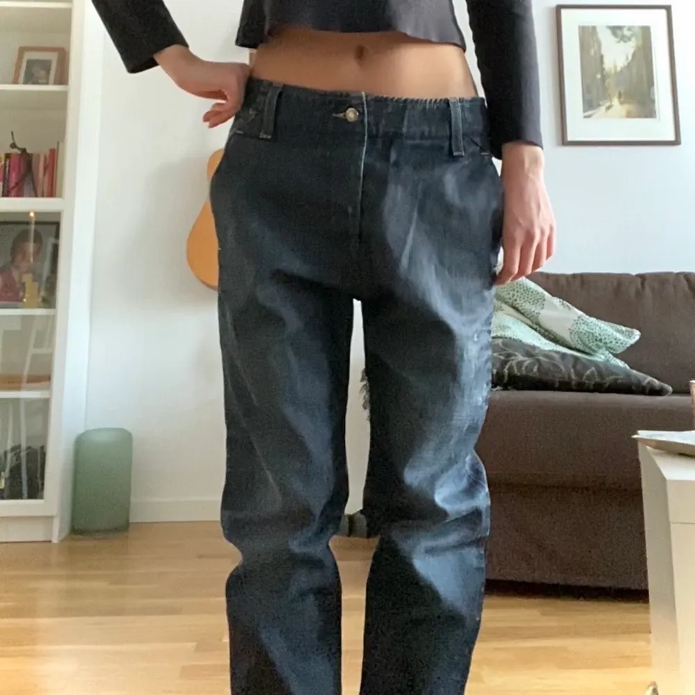 Supersnygga lee jeans som tyvärr är för stora för mig, storlek w28 l31! Skriv privat för fler bilder/mått!. Jeans & Byxor.