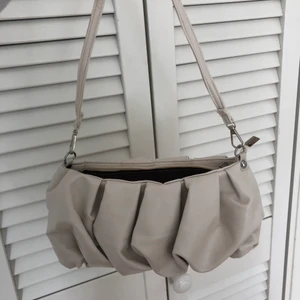 Baguette väska - Så söt baguette väska från shein som tyvärr aldrig kommit till användning!!