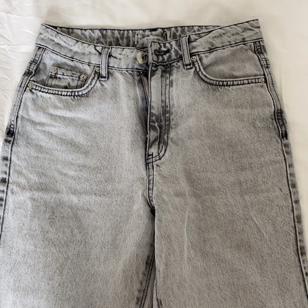 Säljer dessa ursnygga jeans från Ginatricot i storlek 32! . Jeans & Byxor.