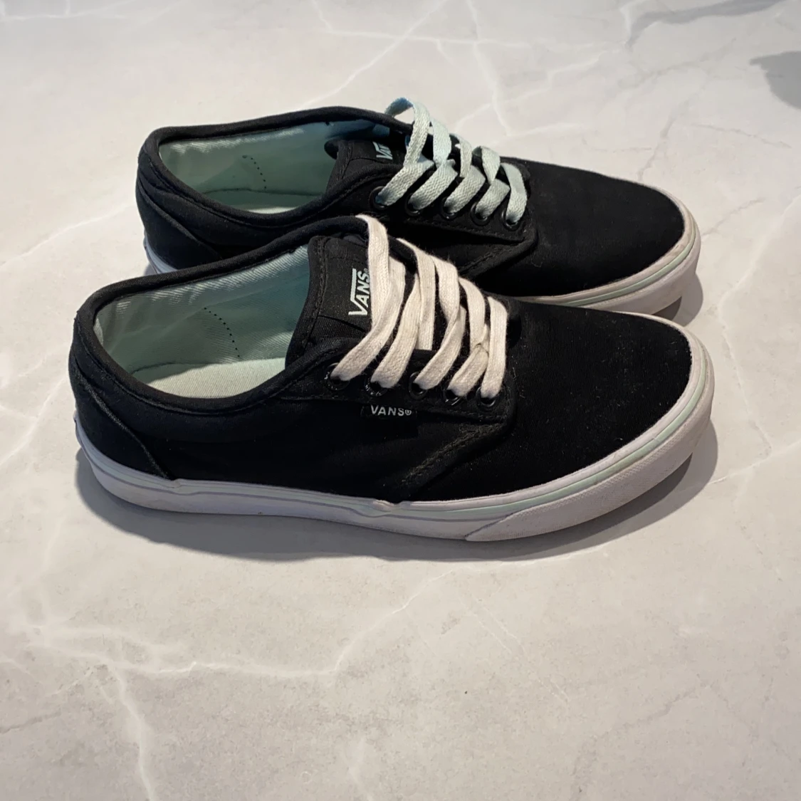 Svarta vans, strl 37