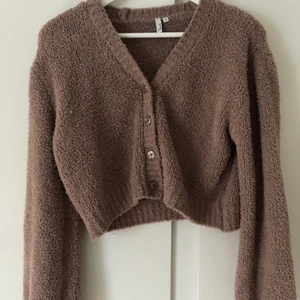 Teddy kofta - Teddy kofta från Nelly. Storlek 34