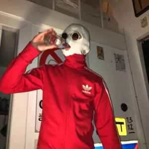 Röd adidas tracktop - Storlek s/m men. 9.9 condition 