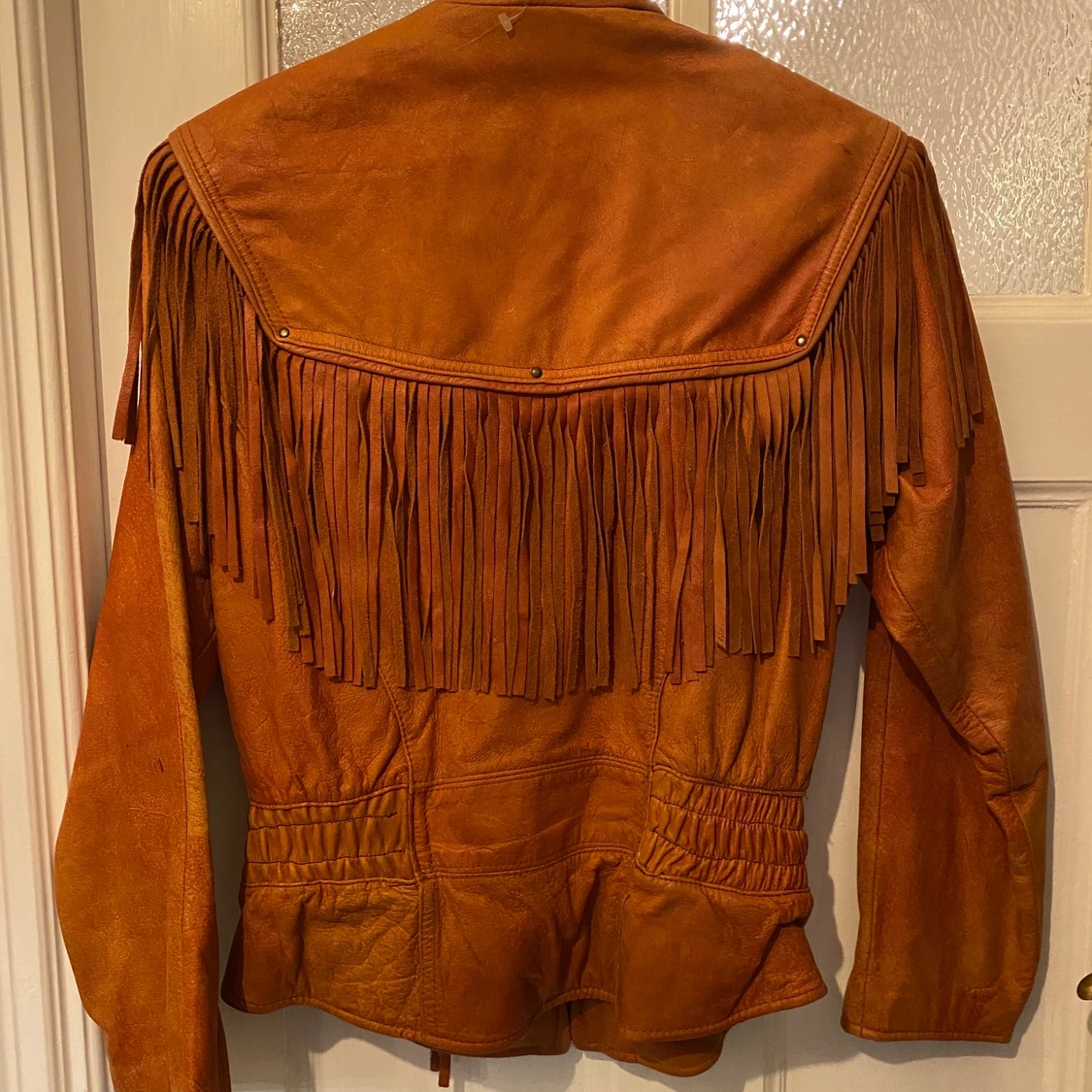 Skinnjacka med fransar  - 90