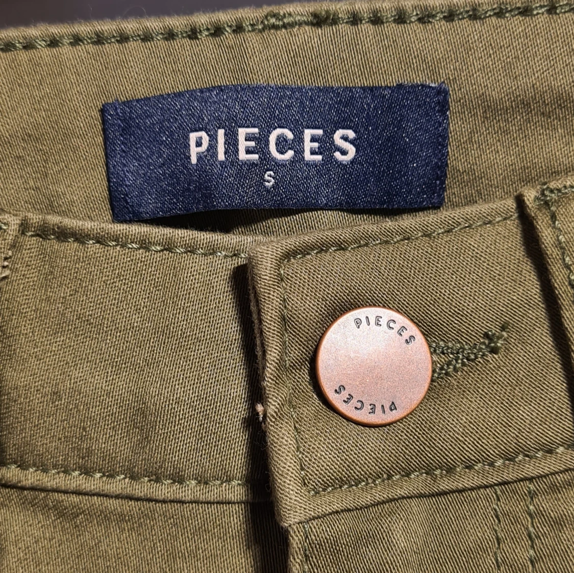 Byxor Kakhi Pieces  - 91