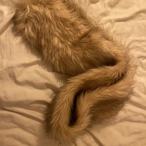 Halsduk  - H&M päls halsduk 