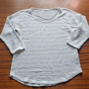 Tröja vit s - Tröja storlek s. 15kr. Samfraktar vid köp av flera varor för 66 kr 💕❣