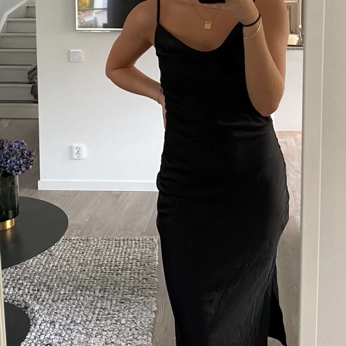 Svart sidenklänning, strl 36