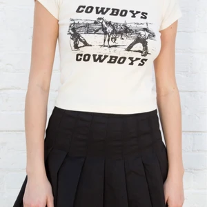 Brandy top! - Köpte den här på brandy i Stockholm, men har aldrig använt den. Det var inte riktigt min stil. Men den är oanvänd och ny. Köptes för 180-200 kr. 💕