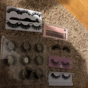 Lösögonfransar  - Många olika lösögonfransar, några som är mer kraftiga och några andra som är mer ”normala”. Dom flesta är köpte från shein. Kan köpas enskilt med också tillsammans. Pris beror på vilka fransar🥰