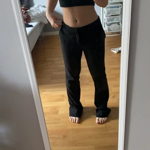 Kostymbyxor  - Säljer dessa par kostymbyxor då dom är alldeles för långa på mig som är 1,59