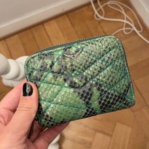 Zadig & Voltair Plånbok  - Zadig & voltair plånbok i äkta läder. Fint använt skick. 