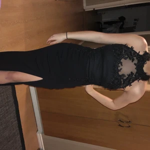 Balklännkng - Oanvänd balklänning, storlek S