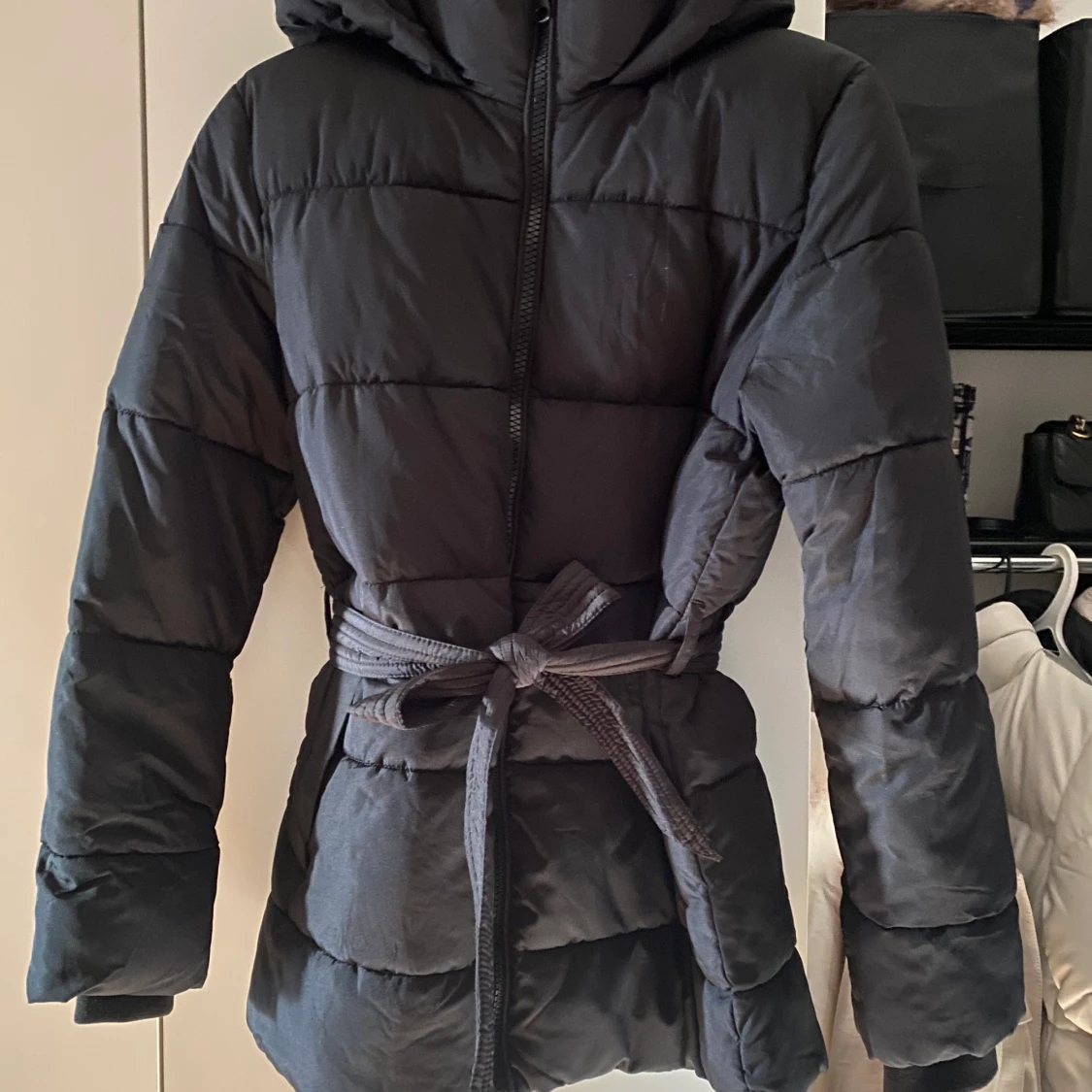 Jacka h&m knappt använd 