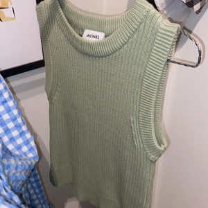 Monki väst  - Super snygg grön Monki väst💚 
