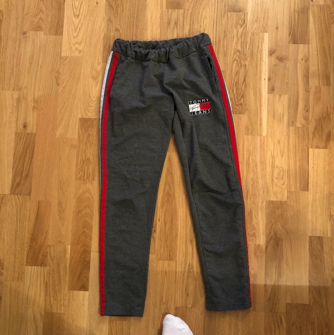 Tommy hilfiger mjukisbyxor. - 90