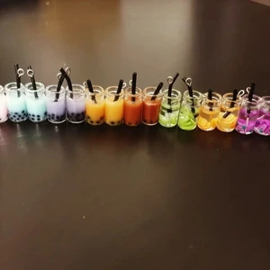 Boba örhengen/ fruktdrinks örhengen  - Dom kostar 20kr som örhengen  dom finns I par. Har mer färger 