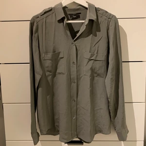 Blus Filippa K - Jättefin skjorta/blus från Filippa K. Storlek M.