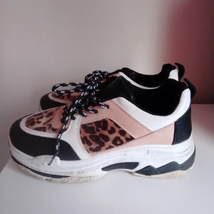 Sneakers - Små i storleken