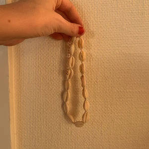 Halsband  - Säljer detta as snygga halsbandet som är köpt i Spanien för inte så länge sen. Köptes för 200kr. Köparen står för frakten.