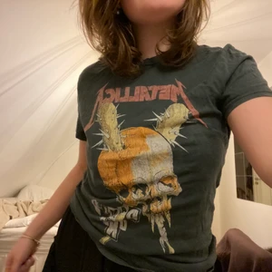 Tshirt  - Tshirt med rockbandstryck