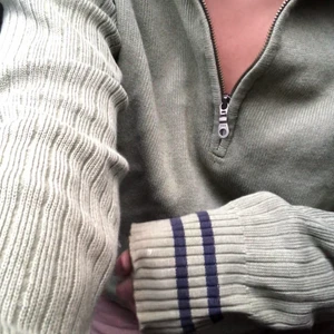 Grön pullover Oversized - Underbar pullover med dragkedja fram! Fåtal använd men så skön! + Frakt 