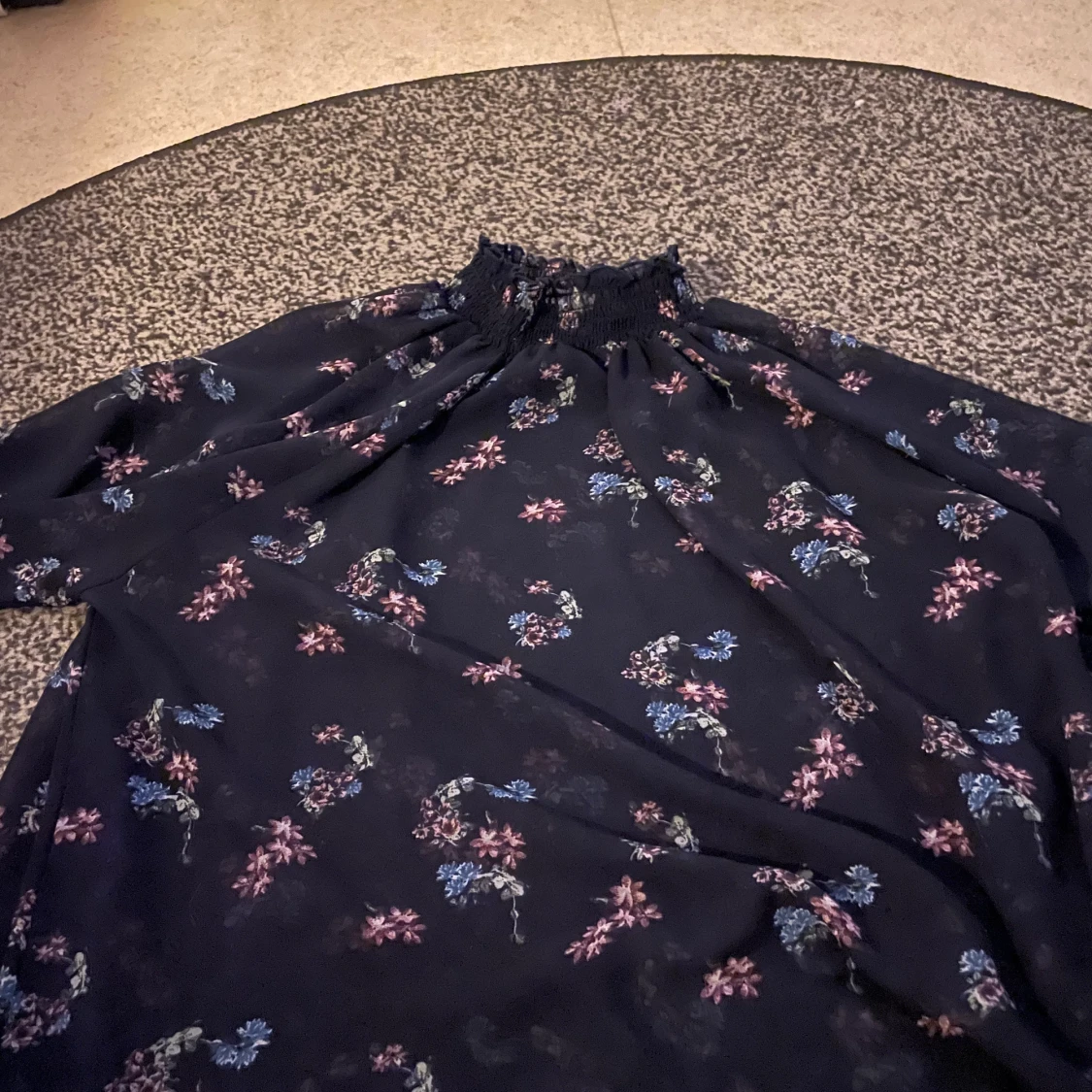 Genomskinlig blus  - 90