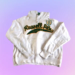 Vintage Russel Athletics Hoodie - Vintage Russel Athletics Hoodie. Size: M. Okej vintage-skick. Slitet vid framficka. 