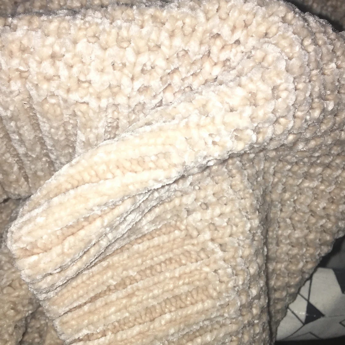 Beige stickad tröja  - 90