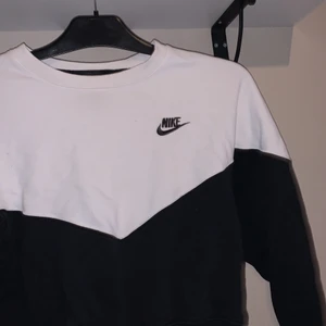 Nike sweatshirt! - Sweatshirt från nike. Fint skick. Storlek s. Var inte rädd att ställa frågor😊