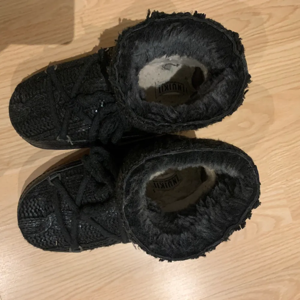 Jättefina inuikii boots, använda en säsong. Kan mötas i Stockholm/ köparen står för frakt . Skor.