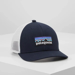 Patagonia keps  - Snygg keps som jag köpte för drygt 6 månader sen och har inte blivit använd så mycket sen dess. Kan endast frakta och då står köparen för frakten.😁💞