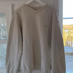 Nike sweatshirt  - Storlek L, köpt på secondhand, fint skick