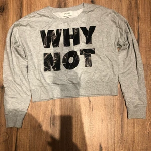 Corptop Monki  - Grå tjockare magtröja från Monki i storlek M