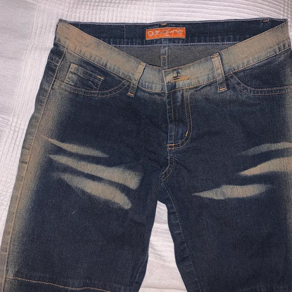Köpta second hand! Inte jeanstyg, mer jeggings men ser ut som jeans. . Jeans & Byxor.
