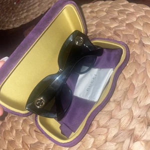 Gucci solglasögon  - Knappt använda alls 