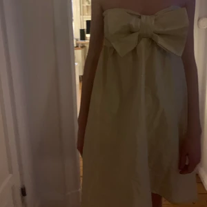 Festklänning  - Så söt klänning 🌼🌼