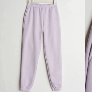 Mjukisbyxor - 💫INTRESSEKOLL💫 på dessa fina mjukisbyxor från gina. Dom kommer inte till användning längre å tar en massa plats i garderoben. Slutsåld på hemsidan. Använda en del men inget fel på dom. 