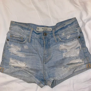 Abercrombie & fitch shorts - Abercrombie & fitch shorts i storlek 00 eller 24 i jeans storlek. 